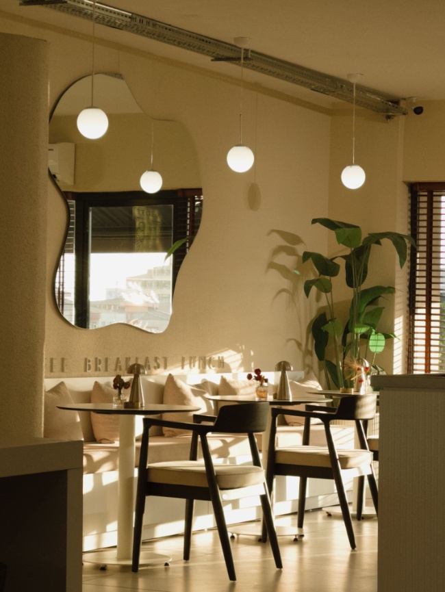 interiors 43 650x865